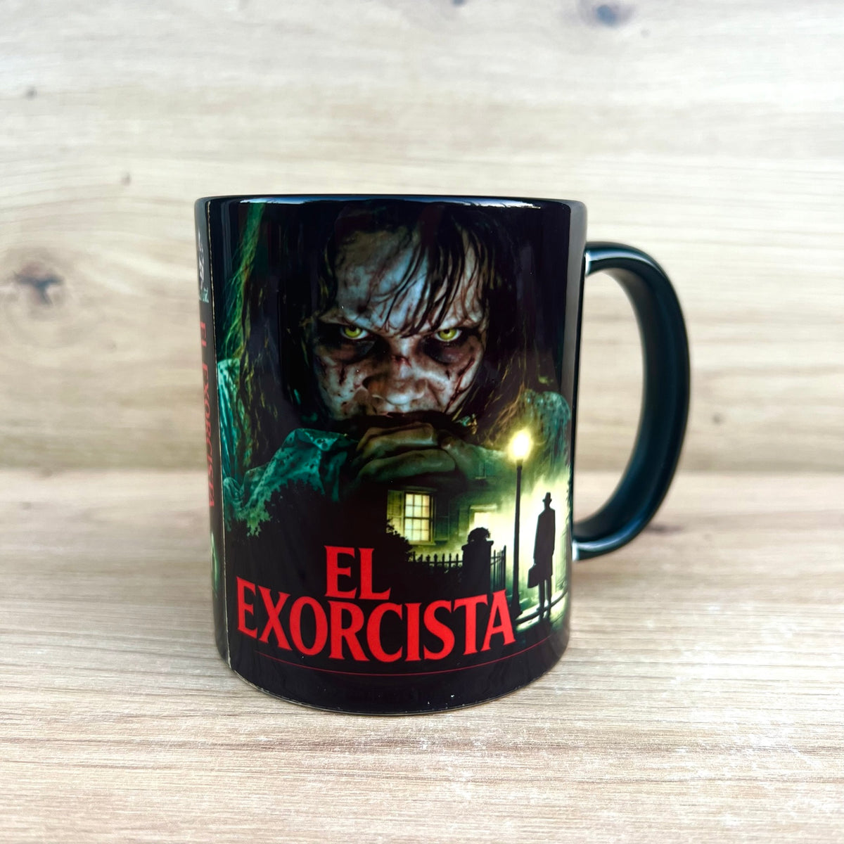 Taza El Exorcista, vista frontal